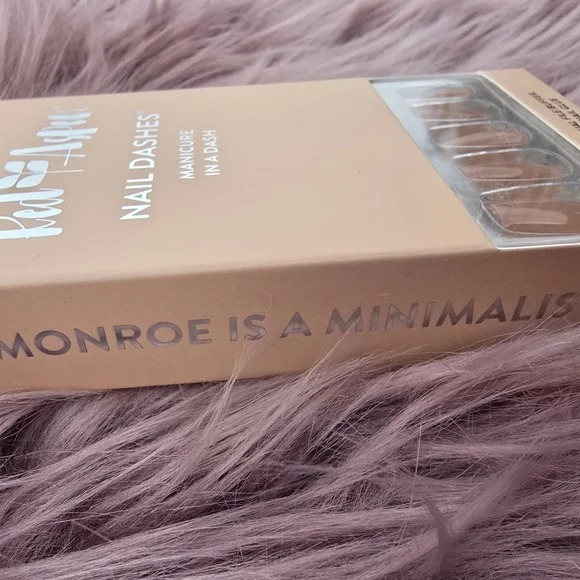 - Nail Dashes Press-ons - Tan - Picture 3 of 5